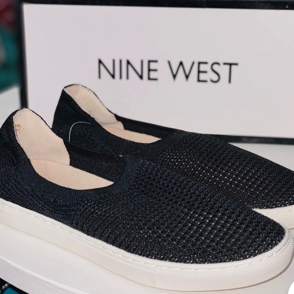 Nine West designer stretchy mesh sneakers size 7 NEW in box slip on - Picture 1 of 2